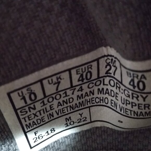 SKECHERS | Gray NEWBERRY ST 100174 Air-Cooled Memory Foam Slip-On Shoe | Size 10 - Picture 8 of 8